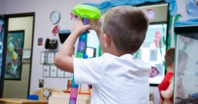 children at sensory table